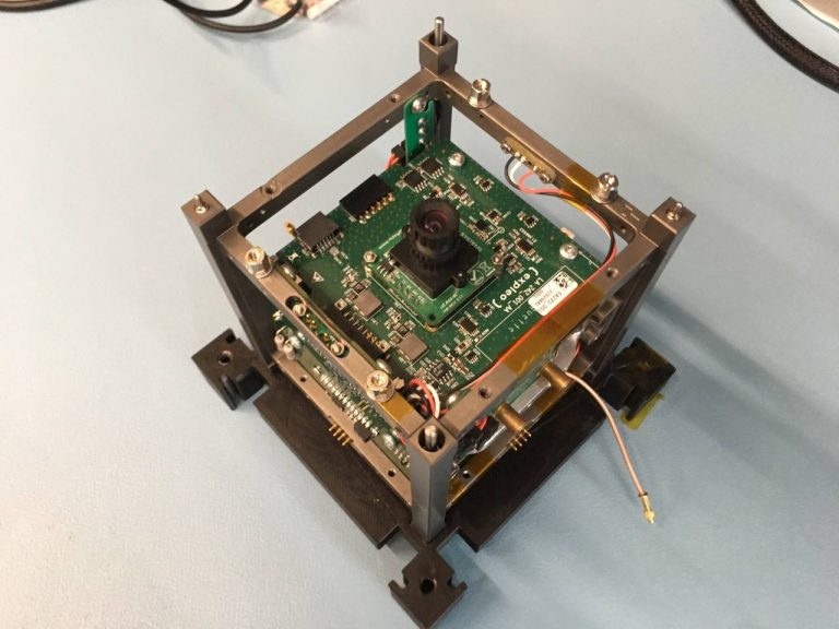 Nanosatellite